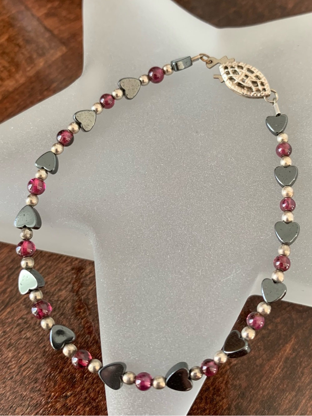 90s vintage garnet and hematite beaded bracelet, 7in